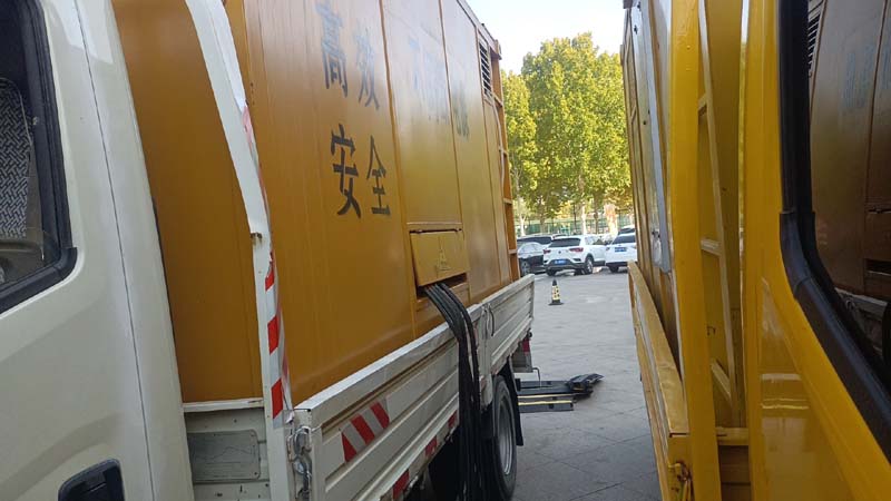 西固如何判断柴油发电机组和UPS电源的切换时间是否符合要求？